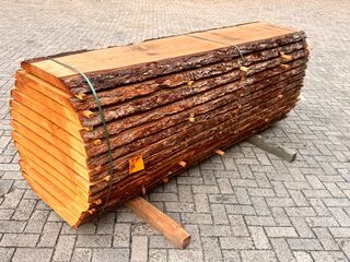 Ca. 13x Douglas Stam Gezaagd, 52x750mm, Lengte 250cm